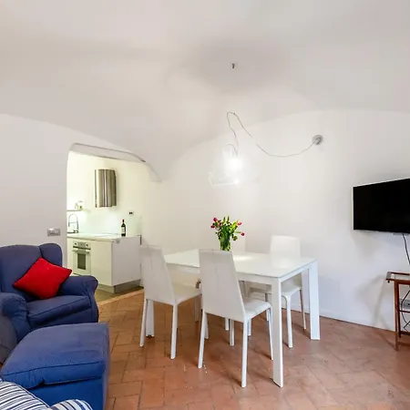 Splendido Loft Nel Centro Antico דירה