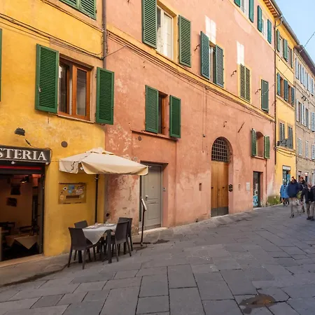 Splendido Loft Nel Centro Antico דירה *